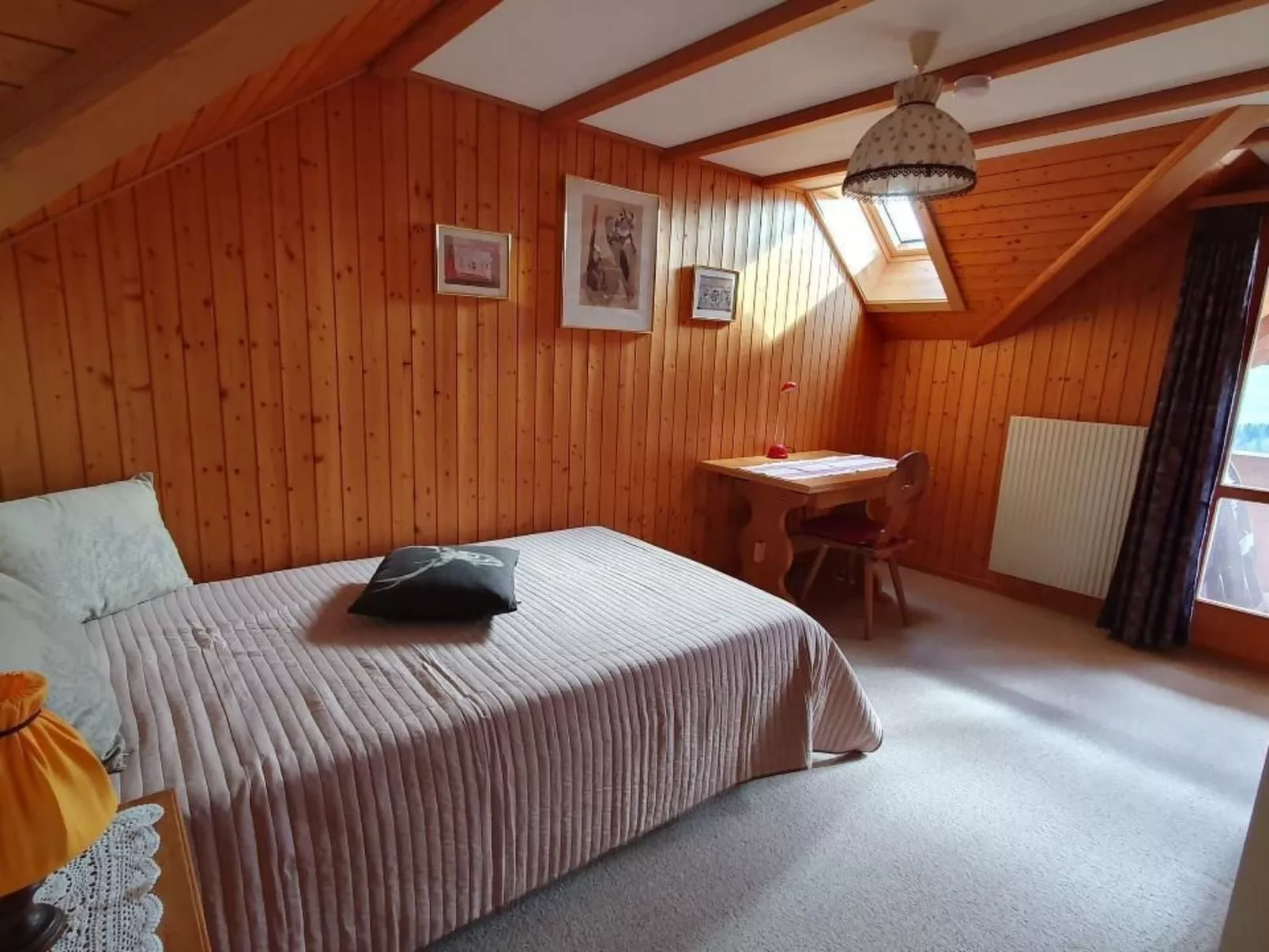 In einem heimeligen Berner-Stöckli-Binnen