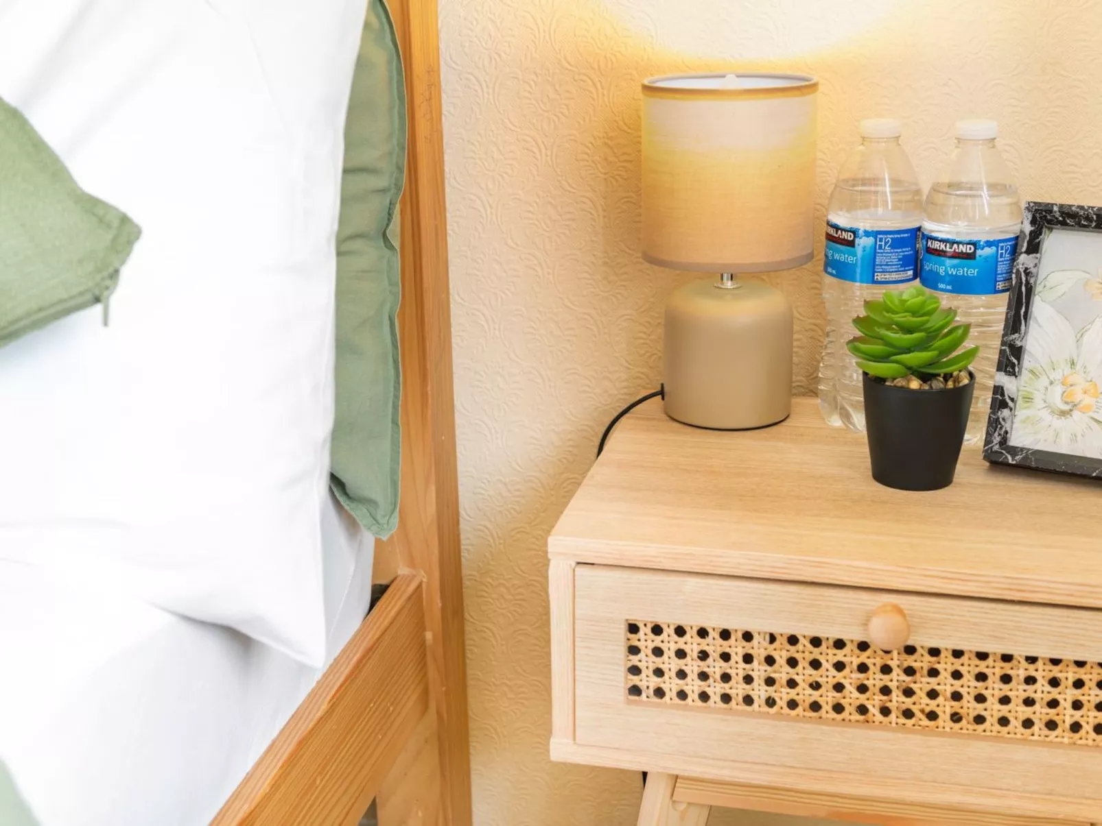 "3-Bett-Haus mit Parkplatz und Büro"-Image-tags.info