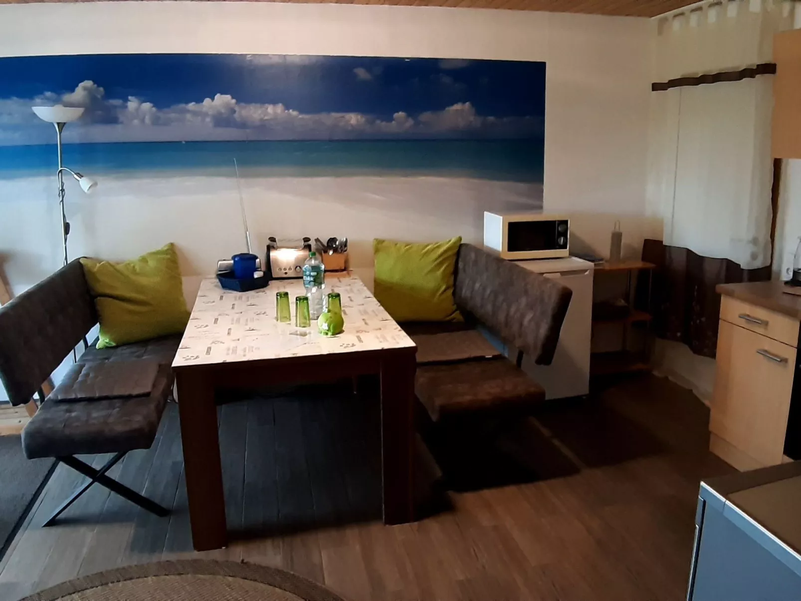 Loni in Viereth-Image-tags.info