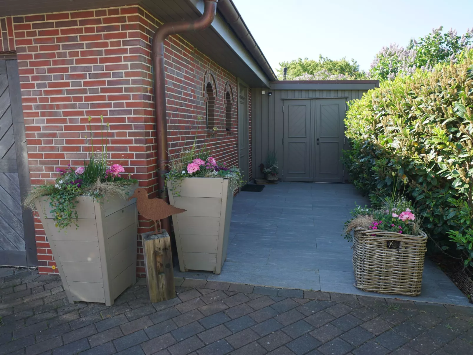 In Großmorsum mit Terrasse und Grill-Buiten