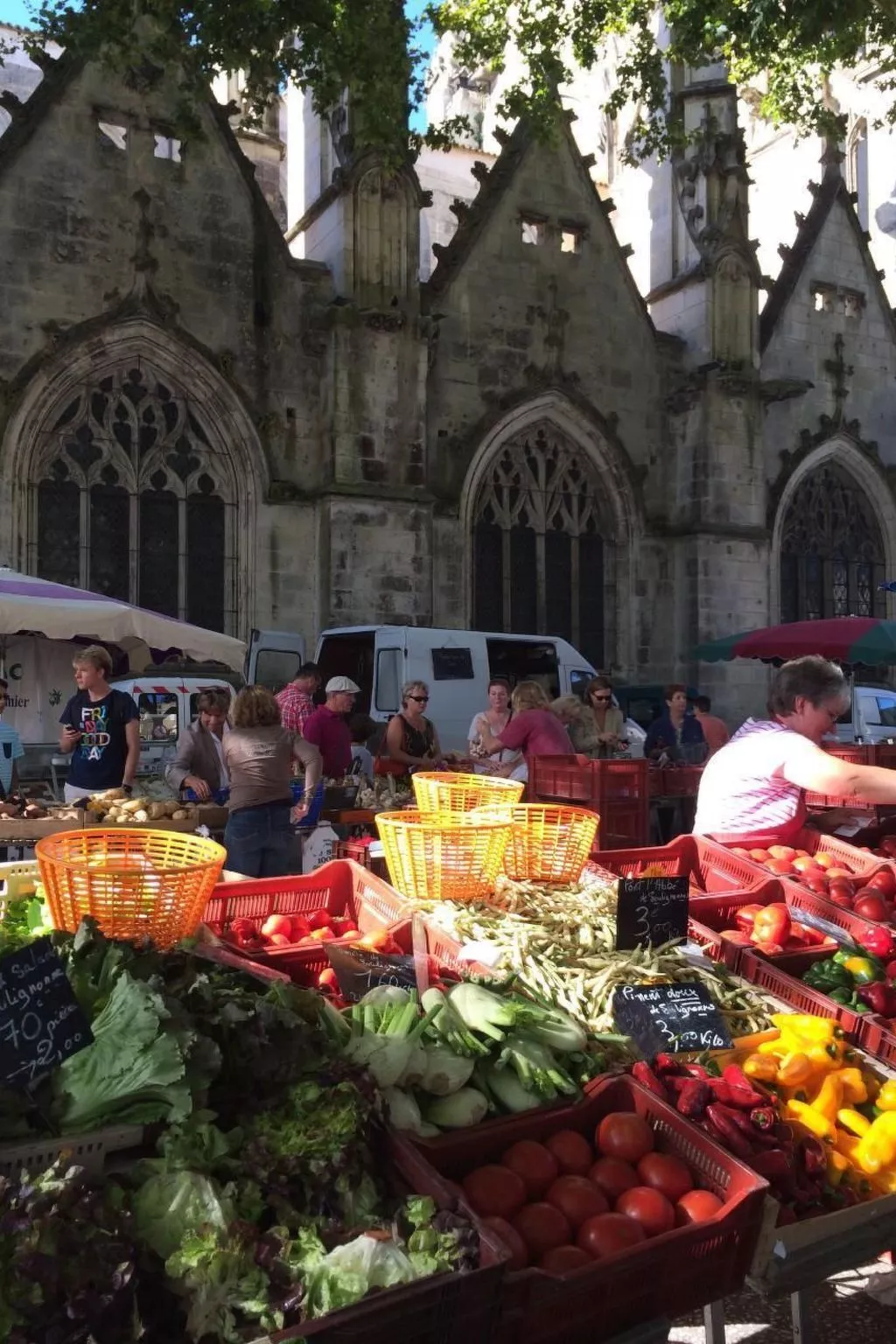 Ferienvilla mit Blick auf das Wasser-Image-tags.info