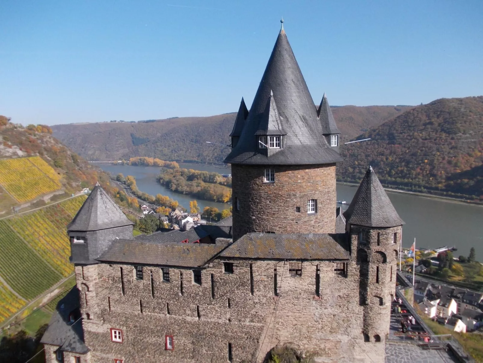 Mit Balkon und Rheinblick-Buiten