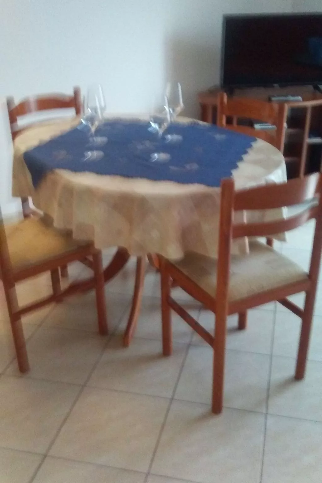 "Apartment Mate 4"-Binnen