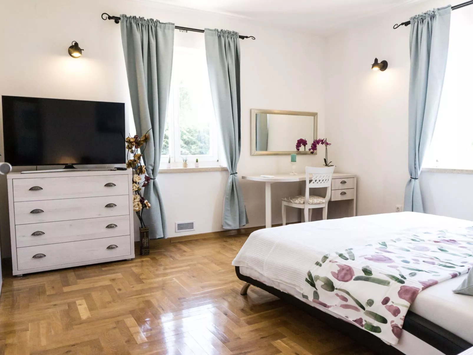 Nettes Ferienhaus in Smoljanci mit Privatem Pool-Binnen