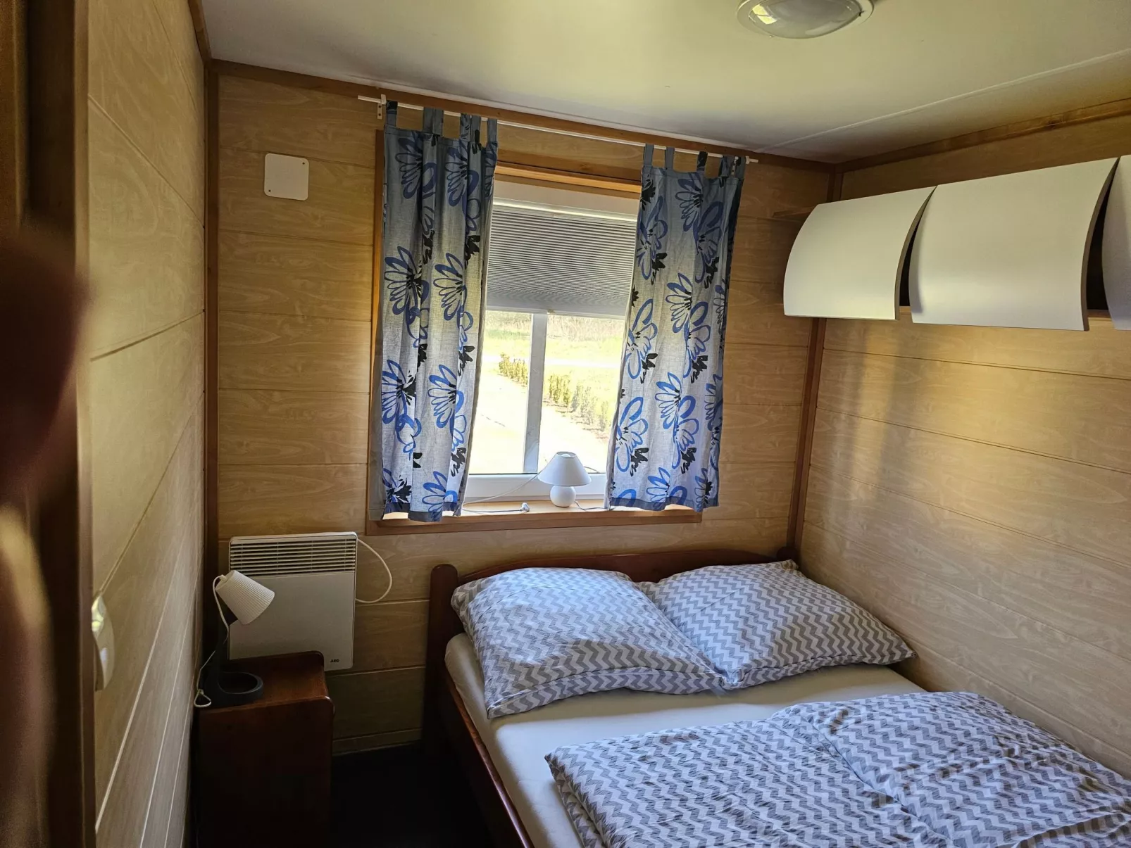 Ganzjahreshäuschen - blau-Image-tags.info