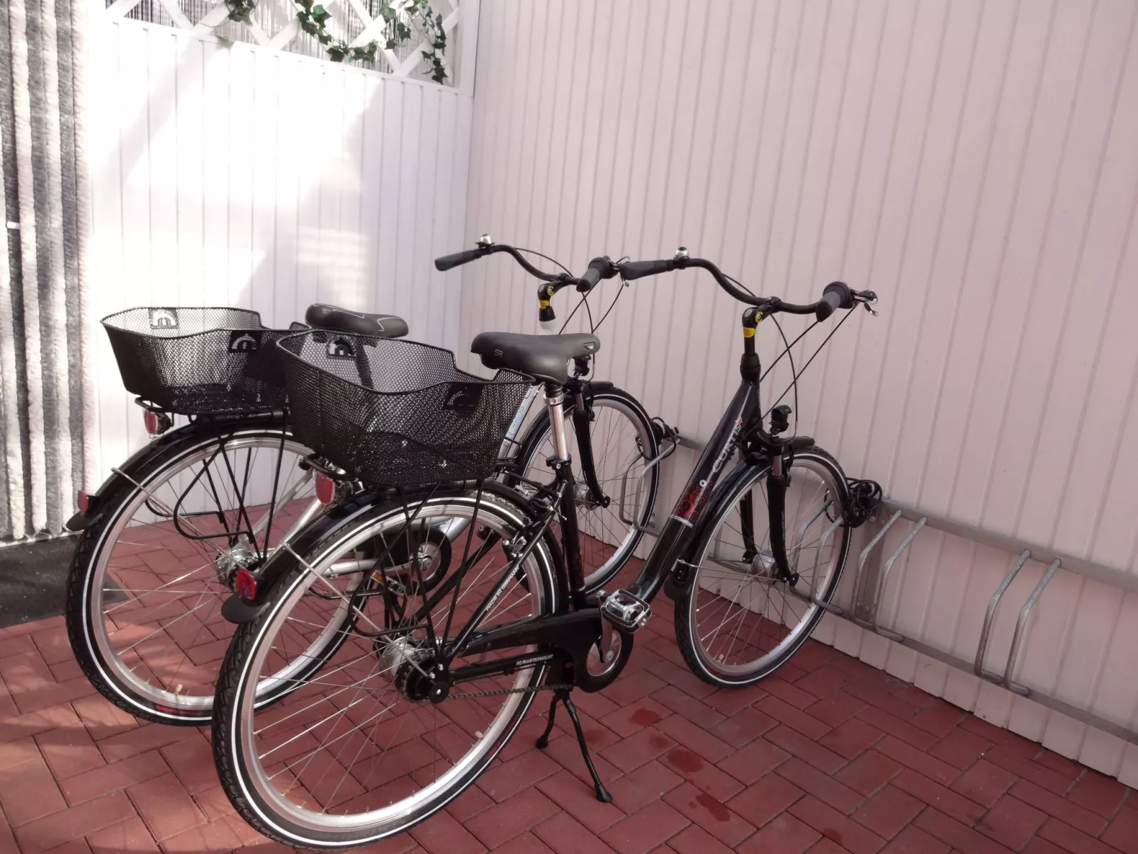 Appartement mit Grill, Garten und Terrasse-Buiten