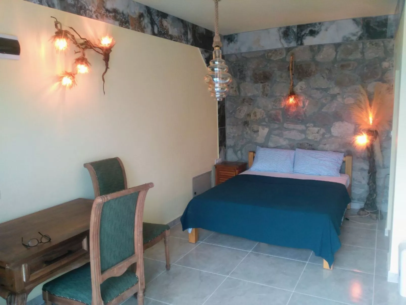 Assos Sivrice Gästehaus-Binnen