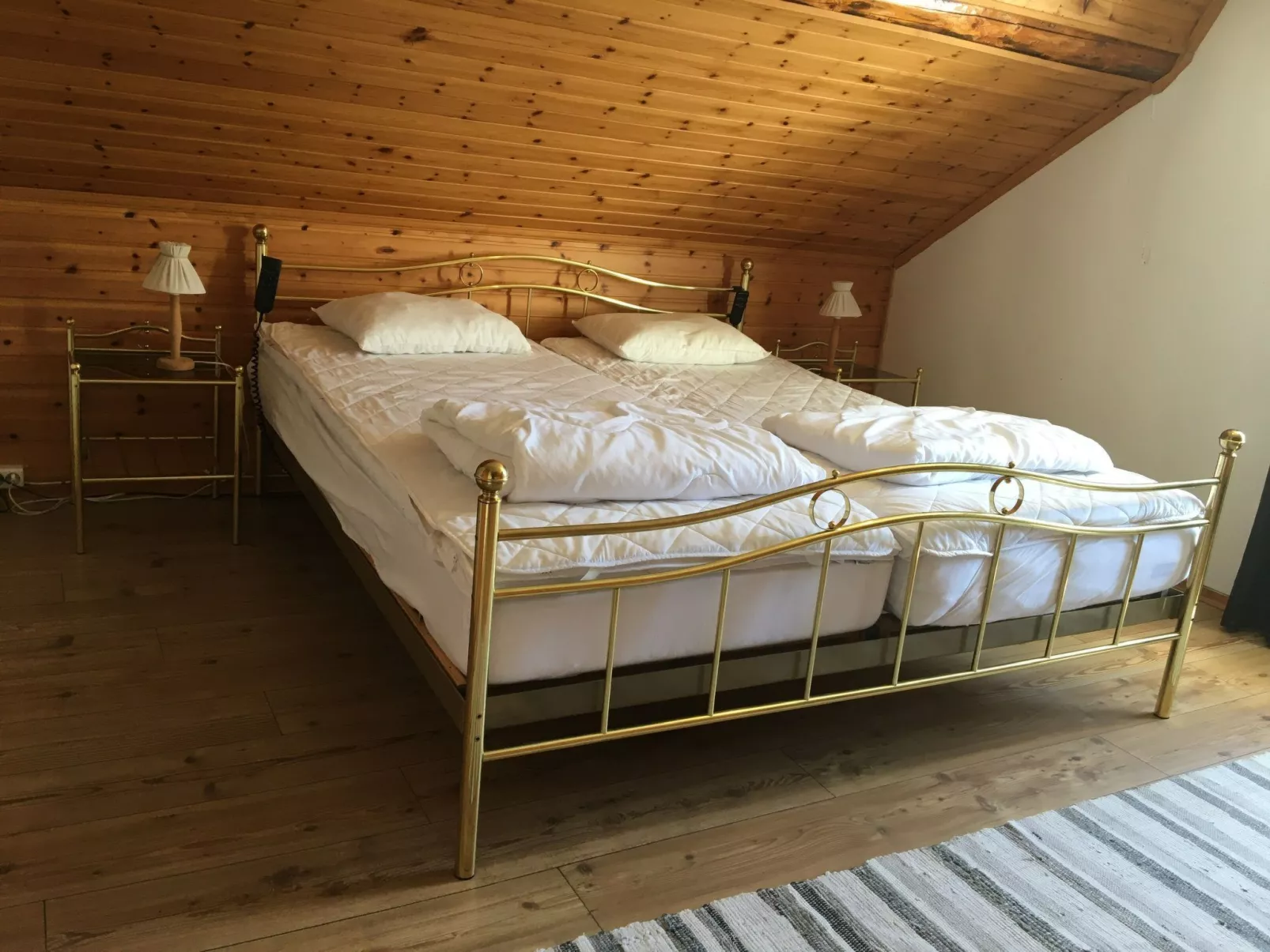 Charmantes Holzhaus mit eigenem Ruderboot-Binnen