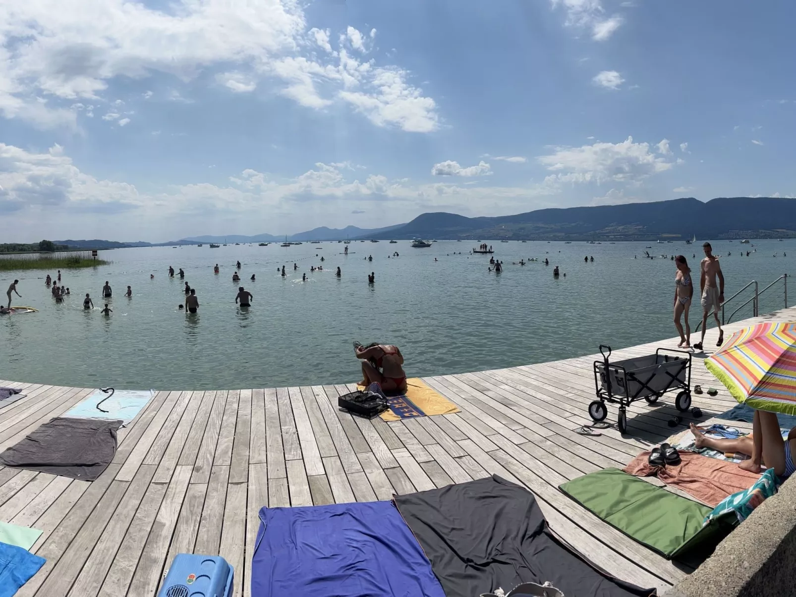 Chalet in der Nähe des Sees 3 Minuten zu Fuß entfernt-Buiten