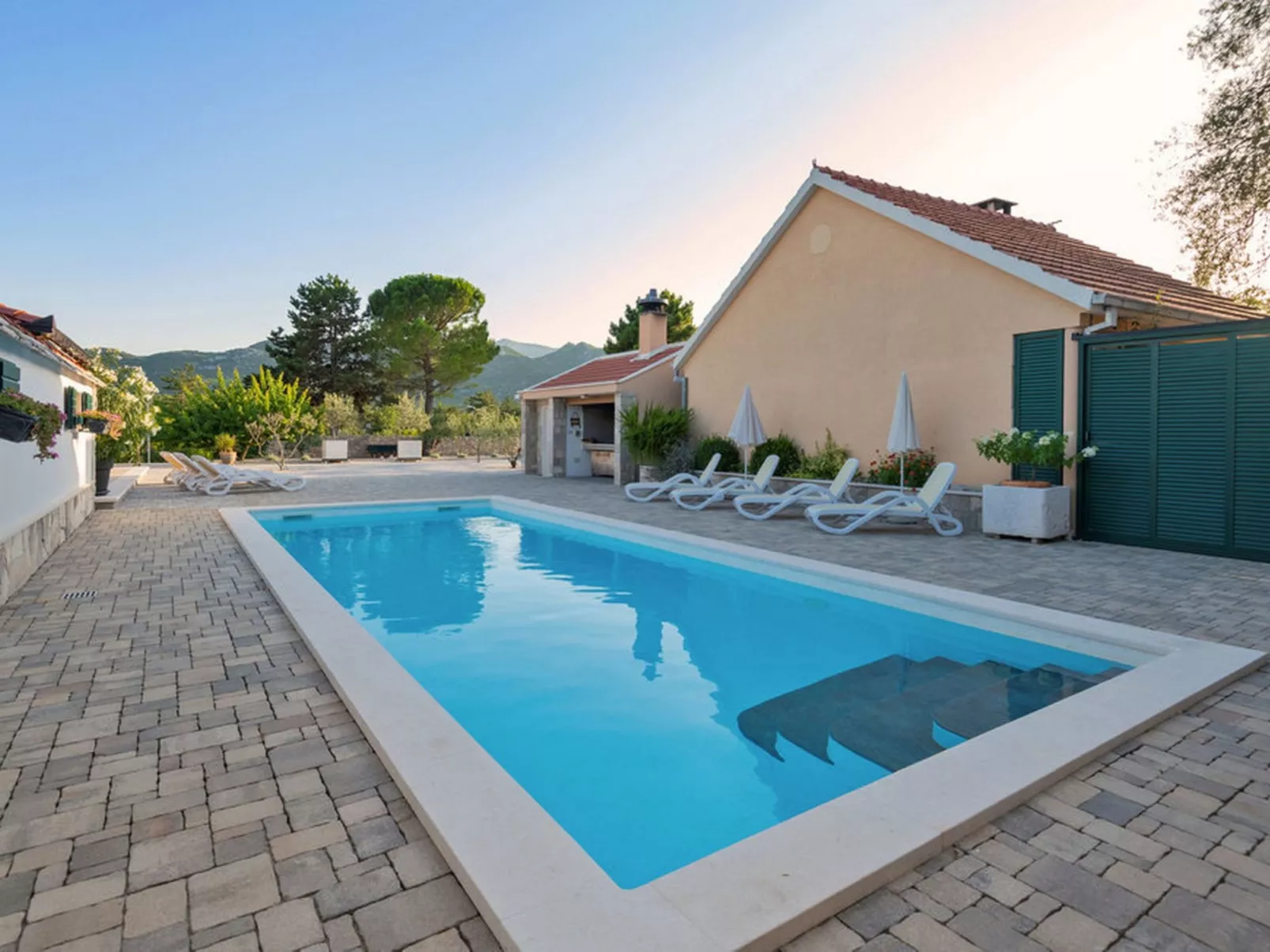 Ferienvilla "Nautica" mit Bergblick-Buiten