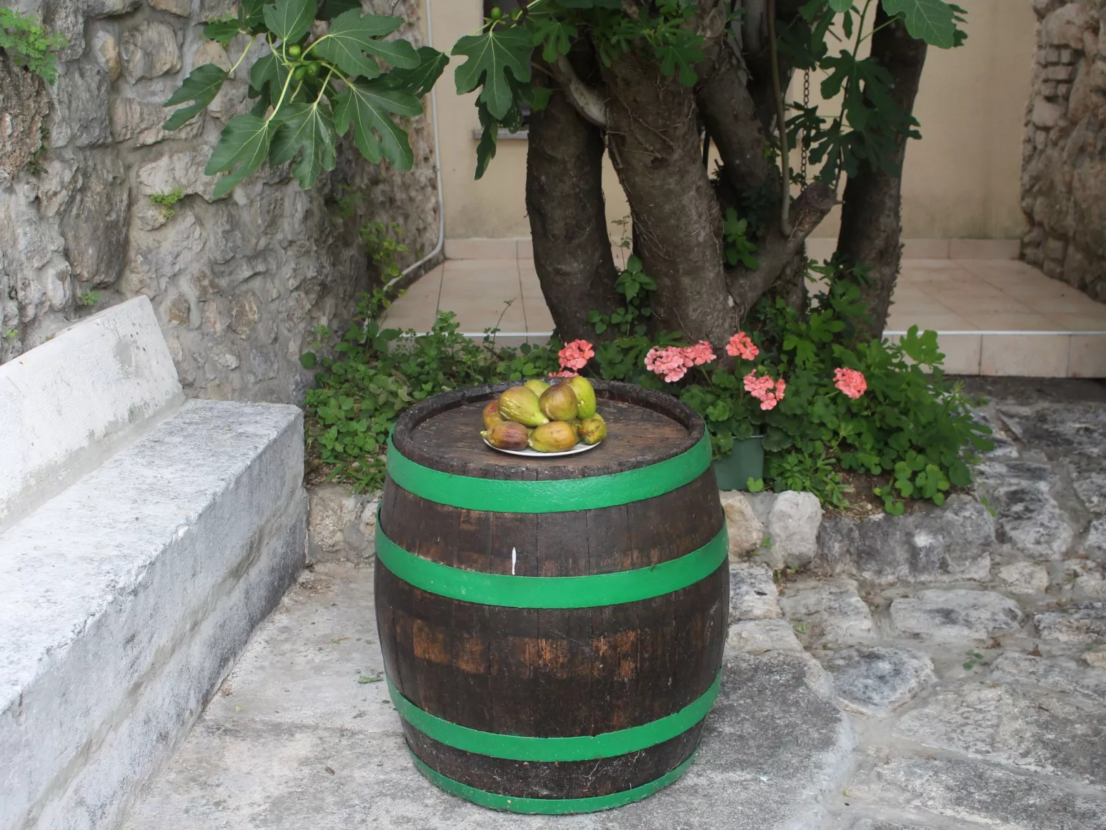 Geräumige Villa mit drei Schlafzimmern und einem ruhigen Garten-Buiten