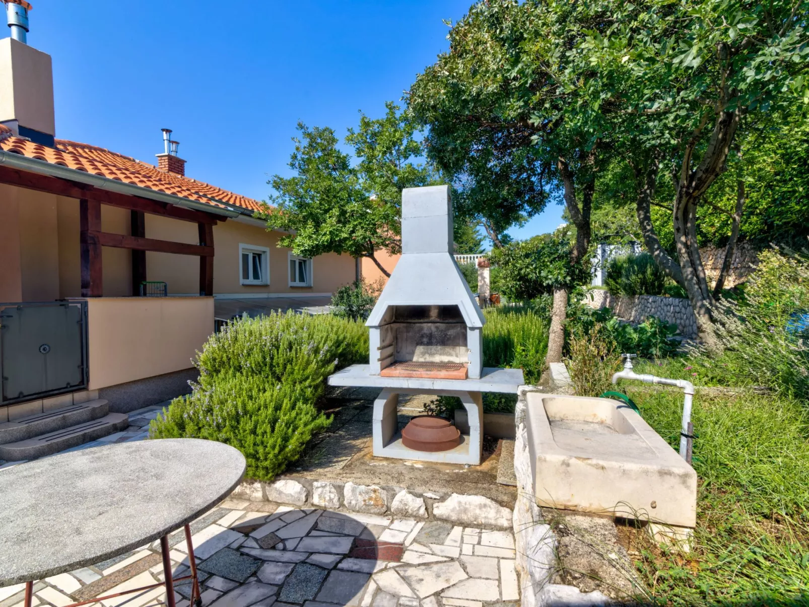 Wohnung für 6 Personen mit Panoramablick aufs Meer-Buiten