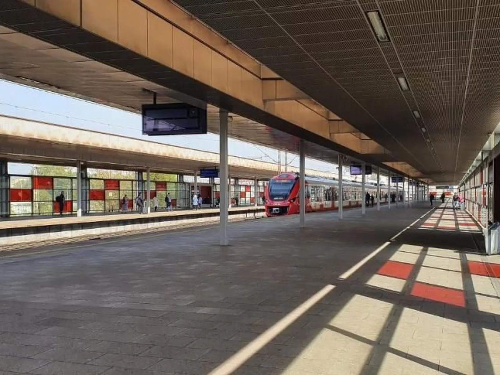 BESSERER PLATZ: Klassisches Warschau-Buiten