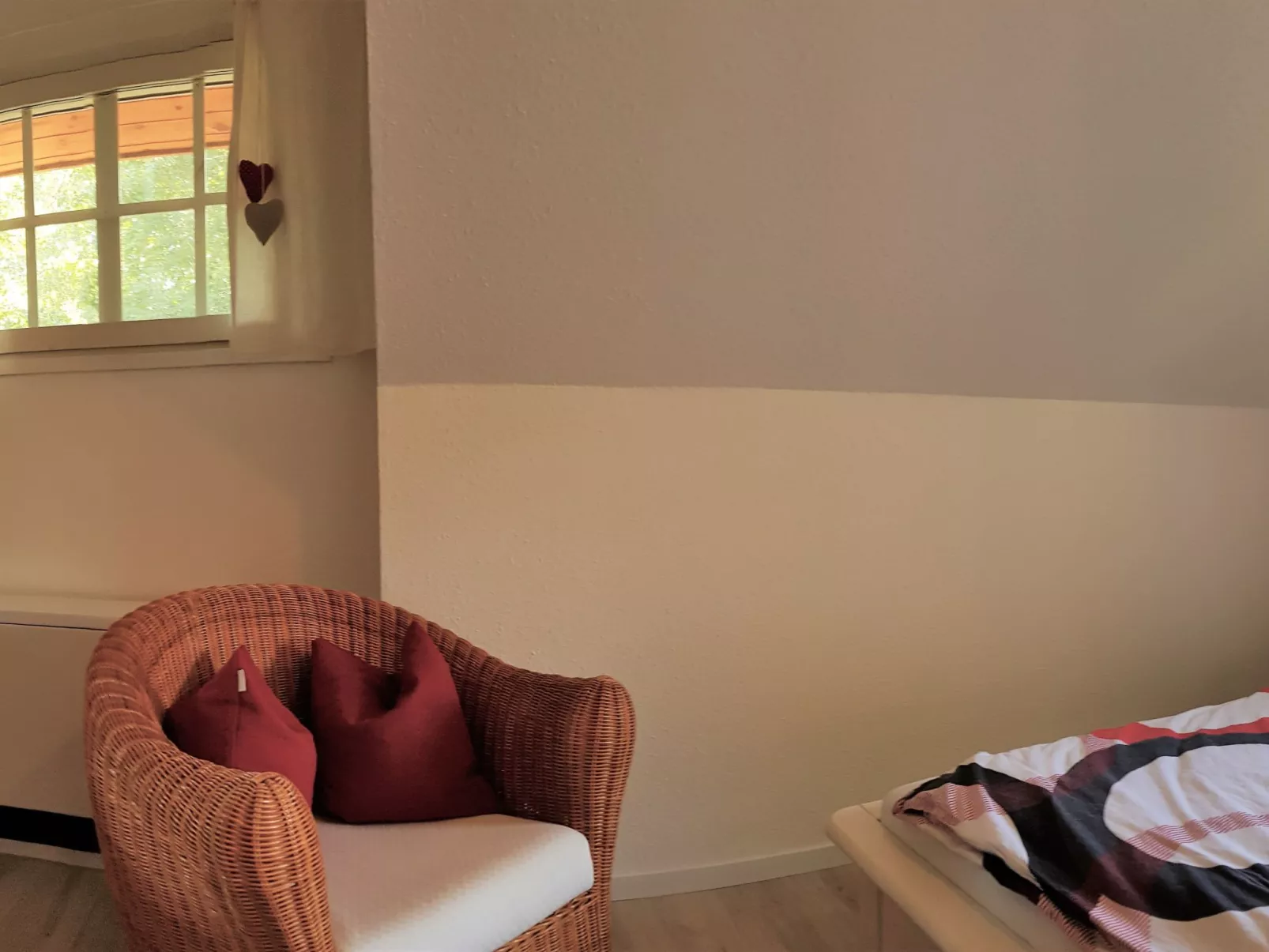 Idyllisches Reetdachhaus mit großem Garten-Binnen