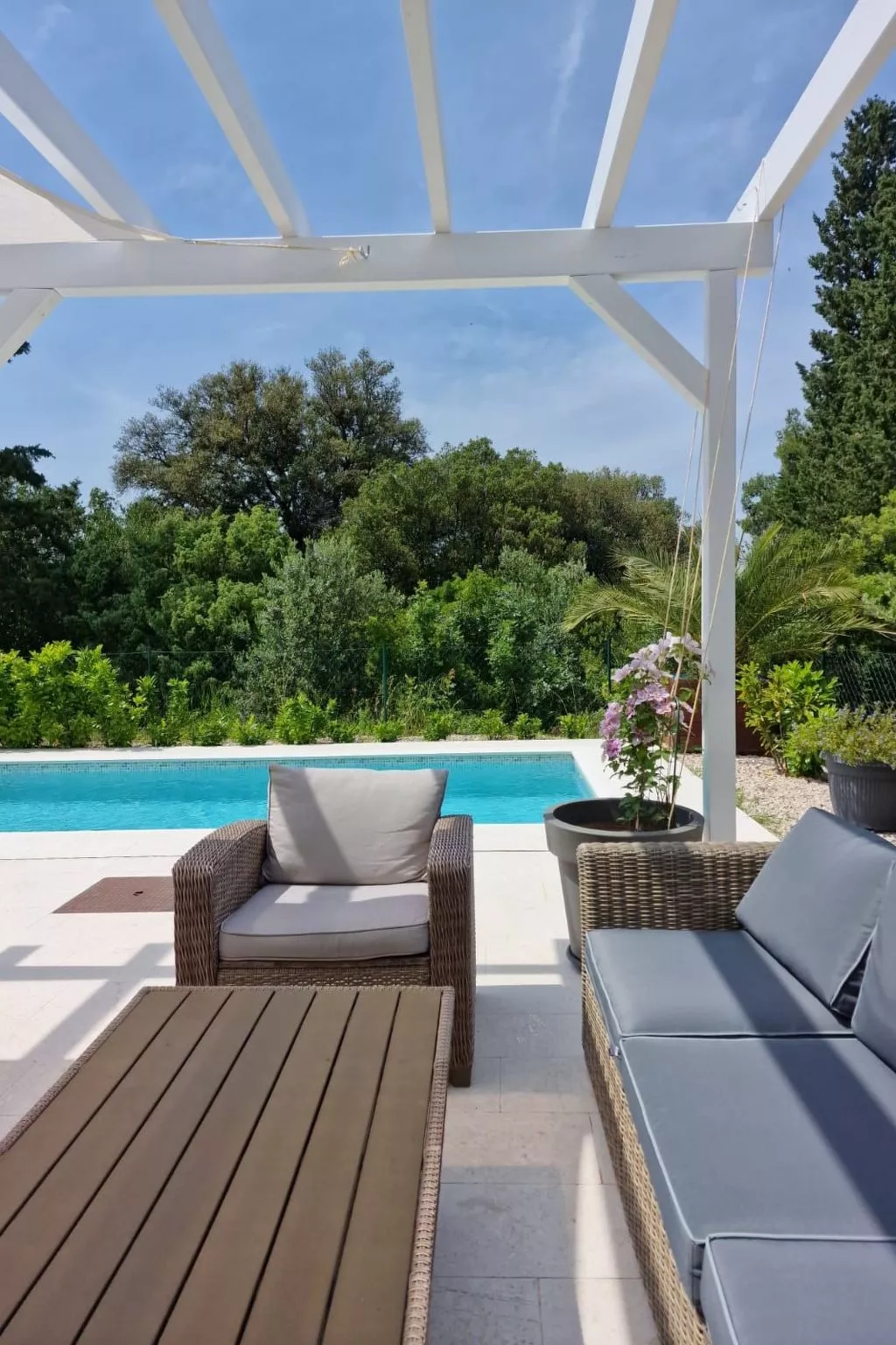 Großes Ferienhaus zur alleinigen Nutzung mit Pool-Buiten