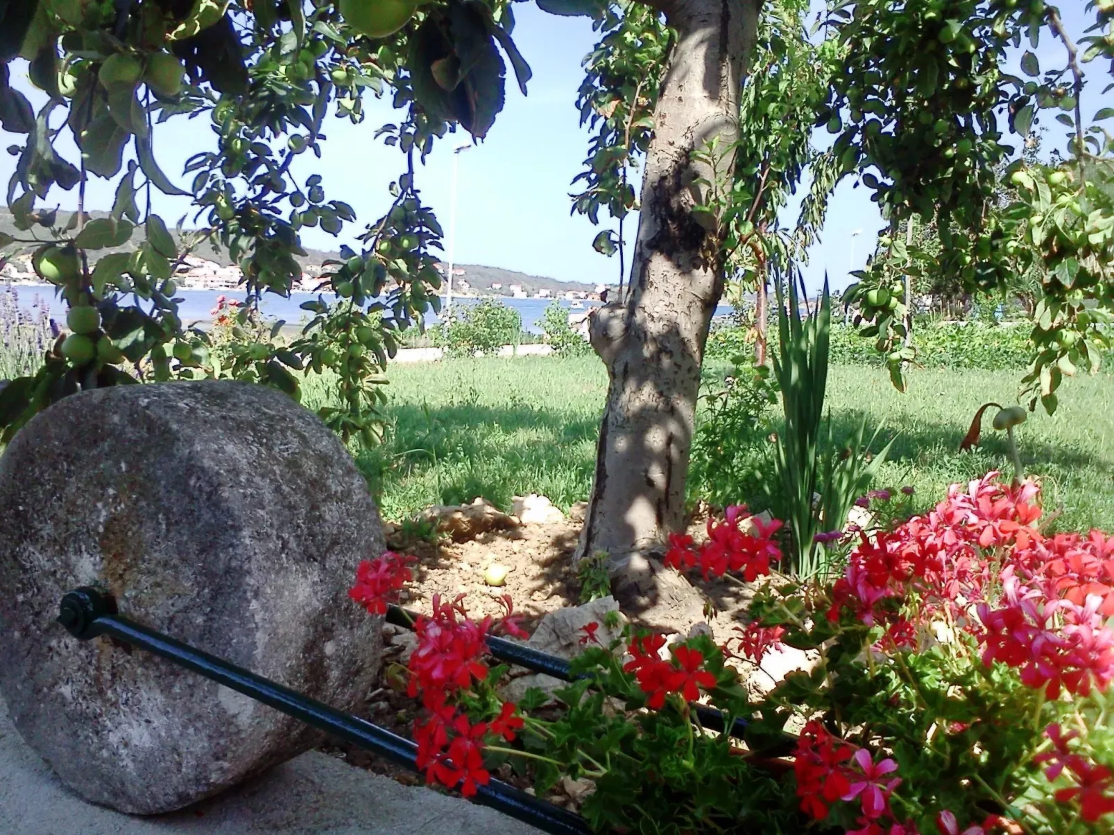 Wohnung Marica mit Balkon und herrlichem Meerblick-Buiten