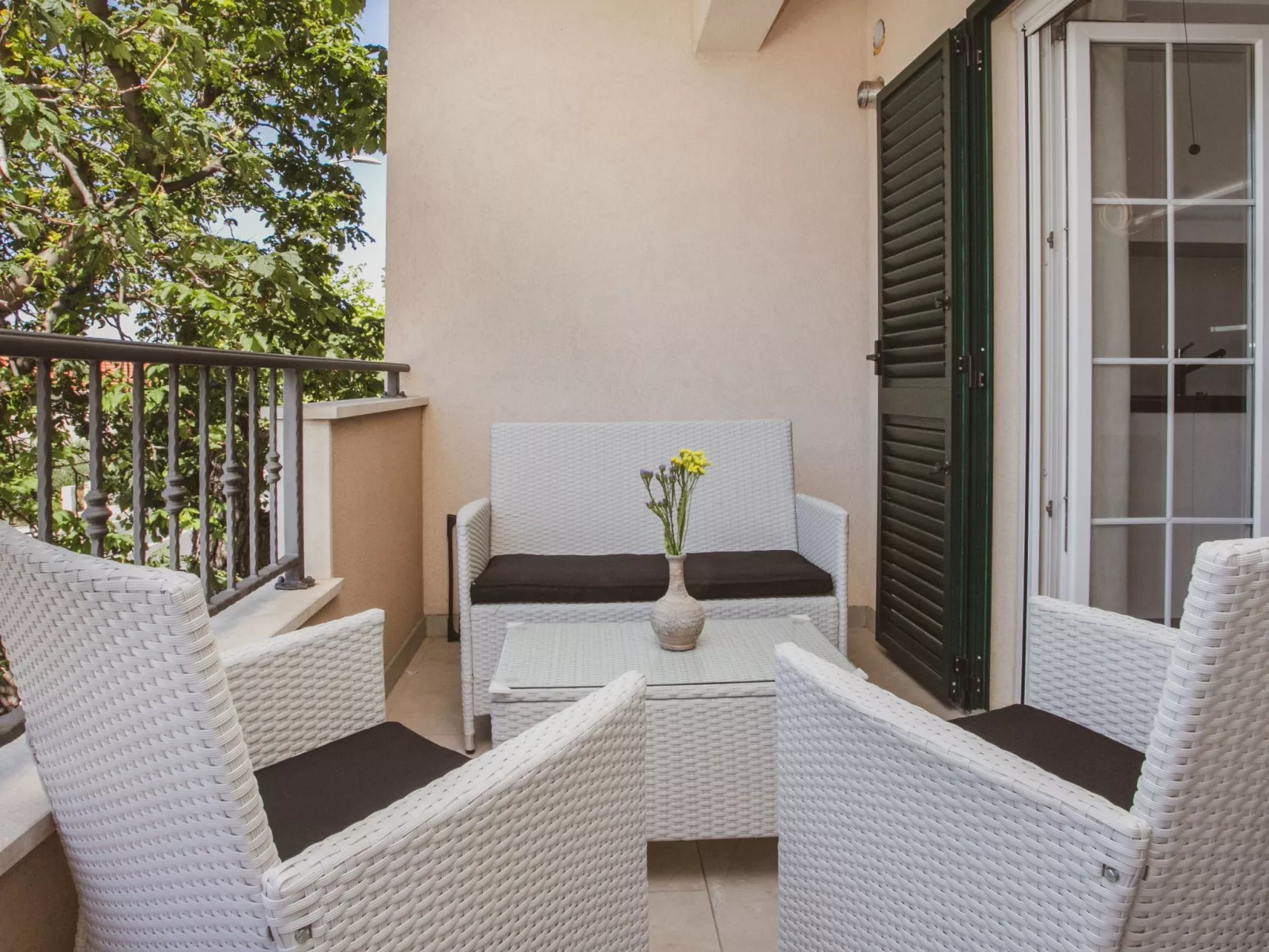 Luxuriöses Ferienhaus Lucija mit Jacuzzi-Buiten