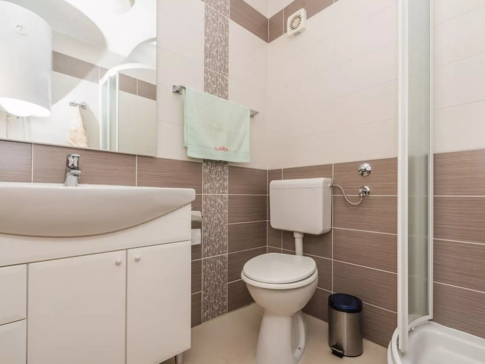 Große Wohnung in Klimno mit Möbliertem Balkon-Image-tags.info