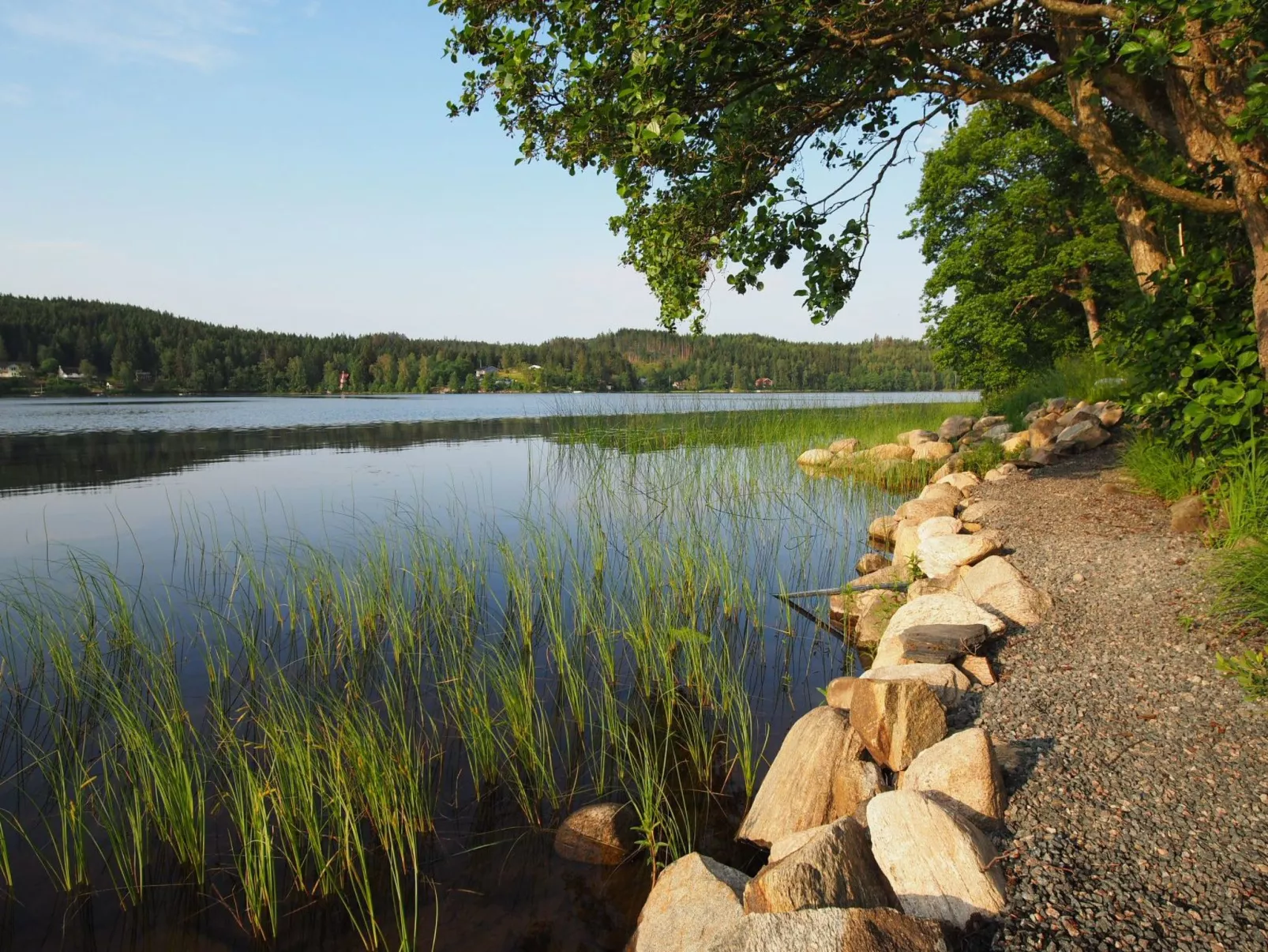 Schwedisches Glück, zwischen Wäldern und einem See-Buiten