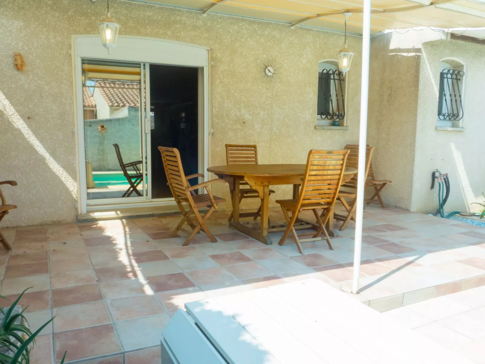 Haus für 4 Personen mit großem Privatpool-Buiten