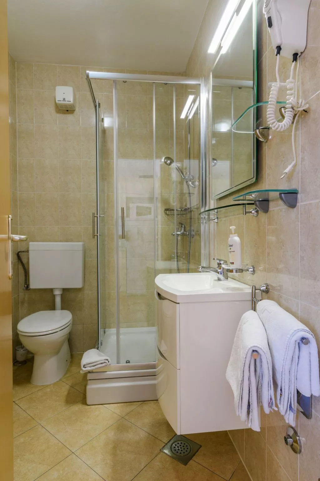 Wohnung mit Whirlpool-Image-tags.info