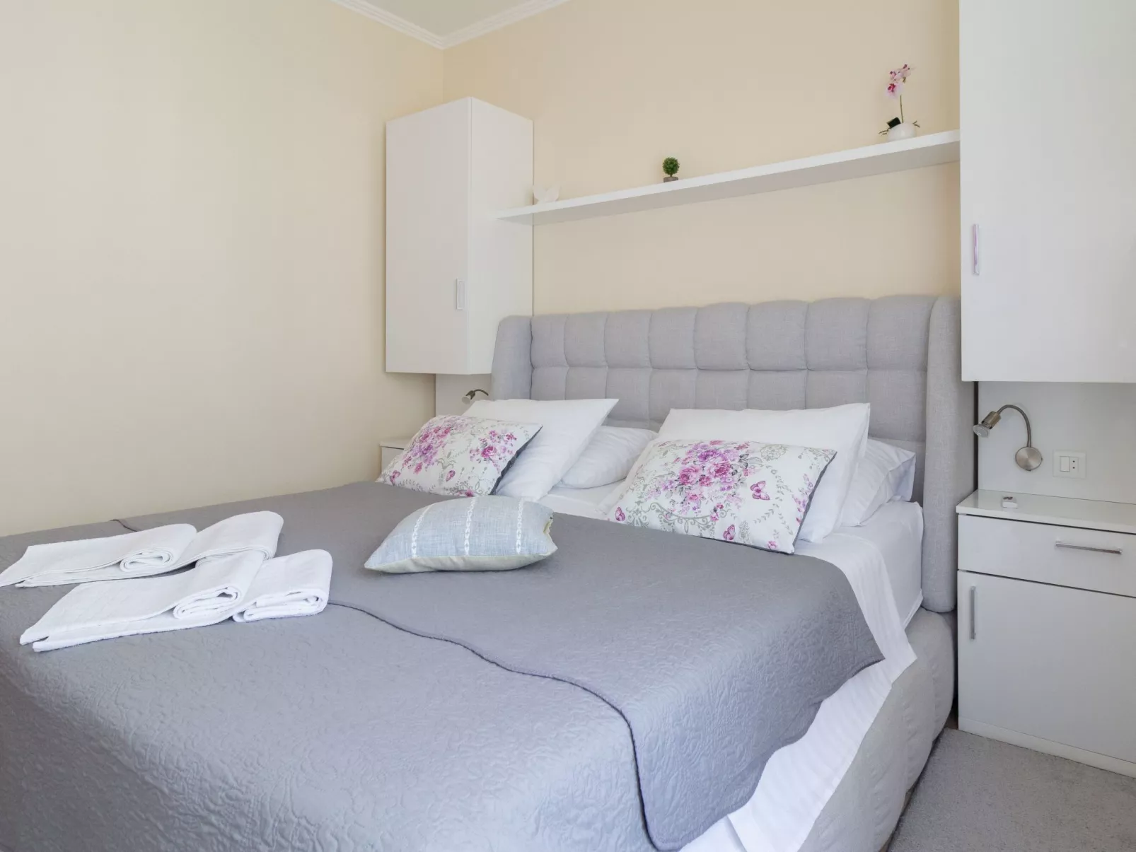 Wohnung mit Blick auf das Wasser-Binnen