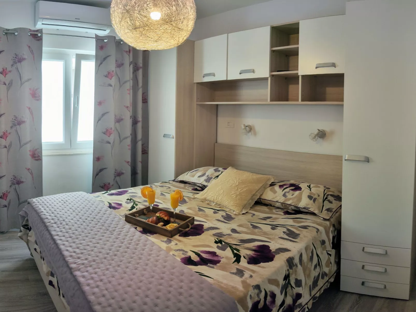 Mit Blick auf das Wasser-Binnen