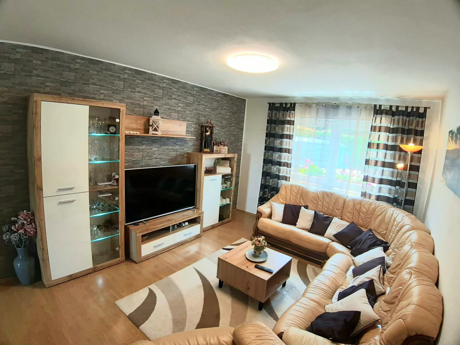 Mit beheiztem Pool-Binnen