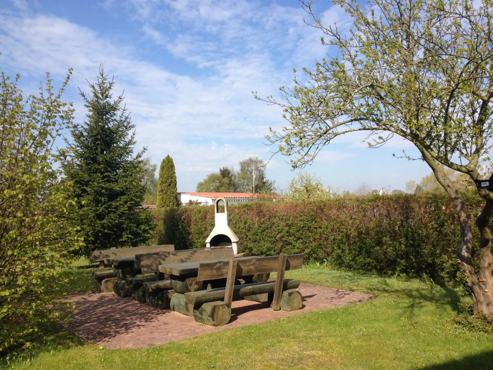 Moderne Wohnung in Karlshagen mit Grill und Garten - Buiten