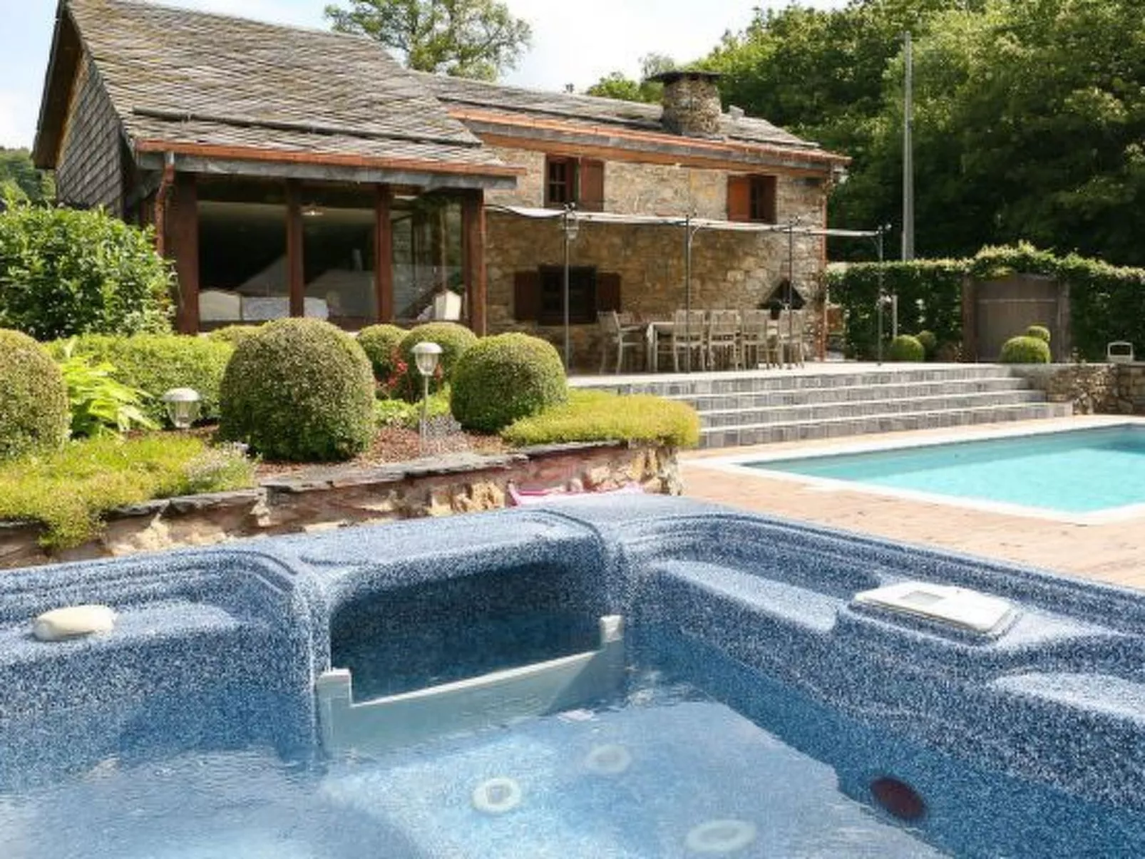 Villa "Spineux" Schwimmbäder/Whirlpool/Sauna 11pers-Buiten