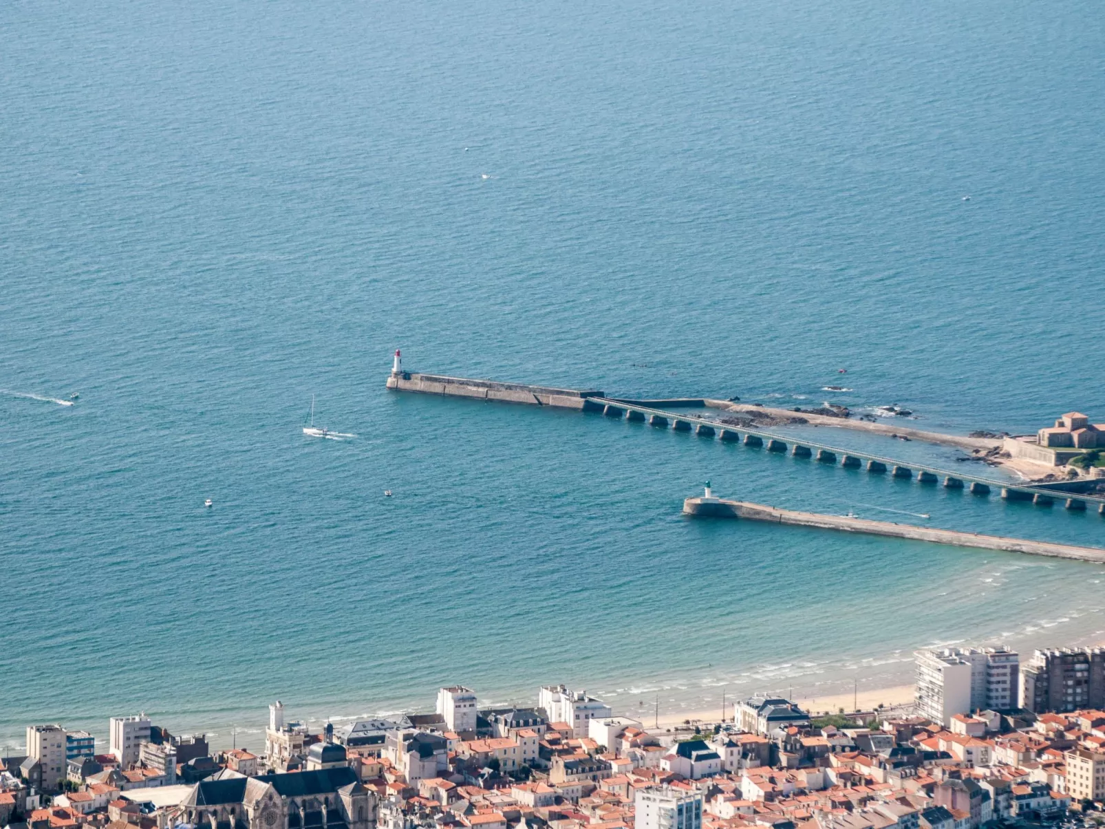 "Acacia" mit eigenem Pool-Buiten