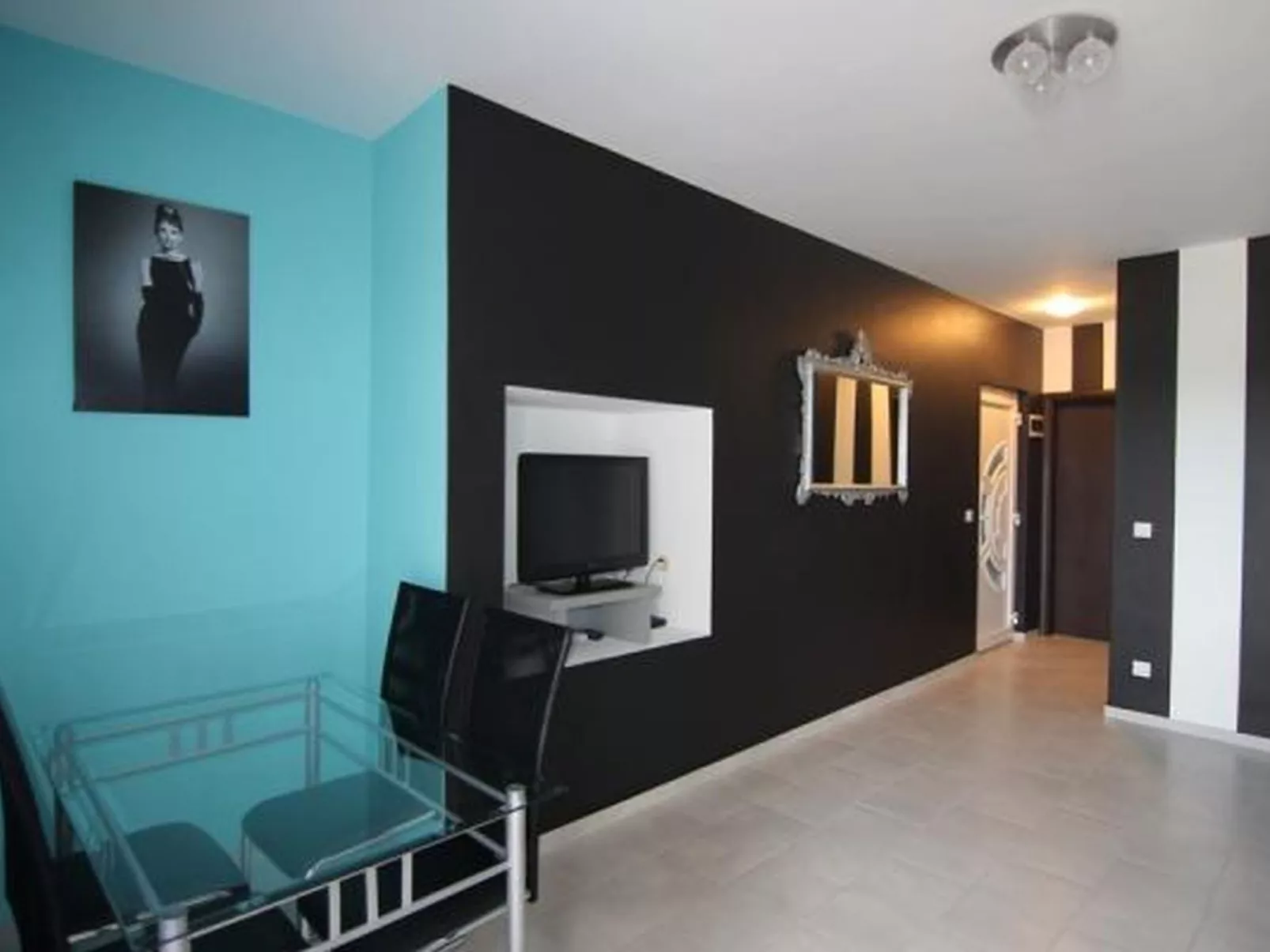 Wohnung Kim Black - von TA Leut Agency-Binnen