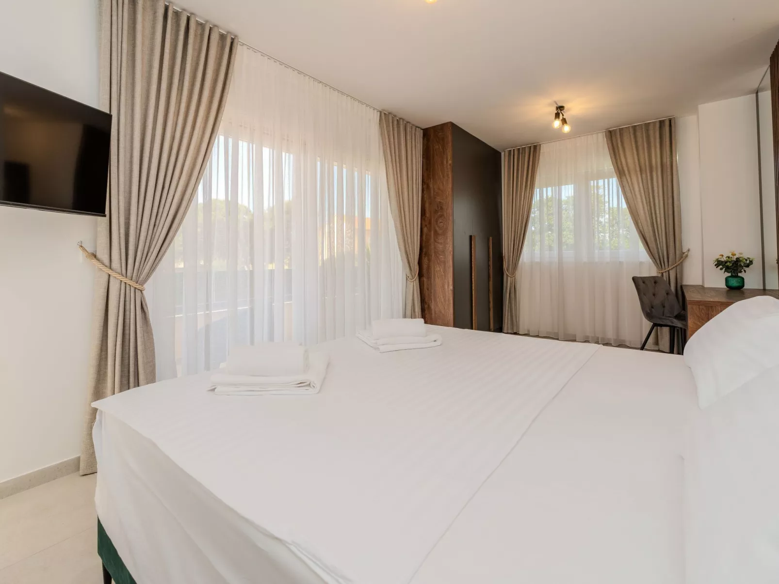 Neue Luxusvilla mit Pool - Agentur TA Leut-Binnen