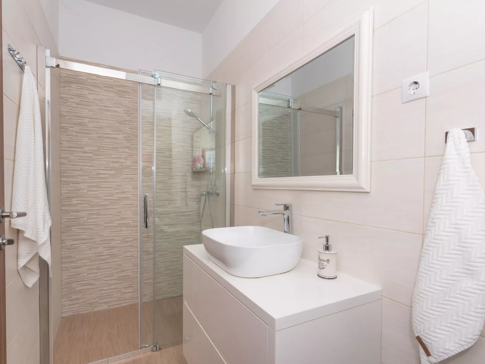 Villa FarAway in Dubrava kod Sibenik-Binnen