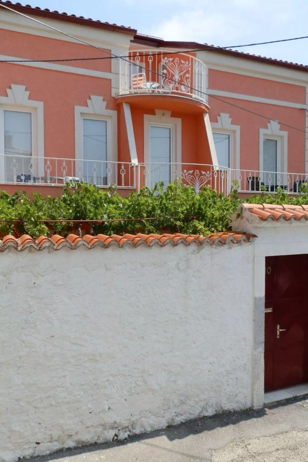 Appartement mit Balkon und Meerblick-Buiten