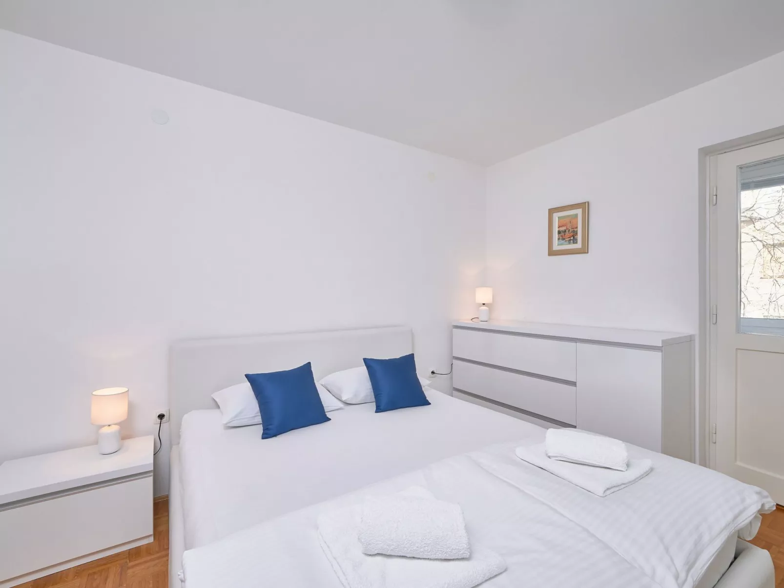 Andrea mit Stadtblick-Binnen