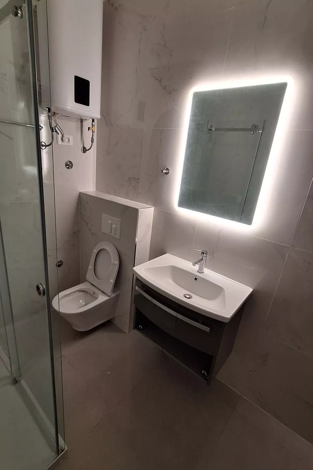 Für vier Personen, mit einem Balkon-Image-tags.info