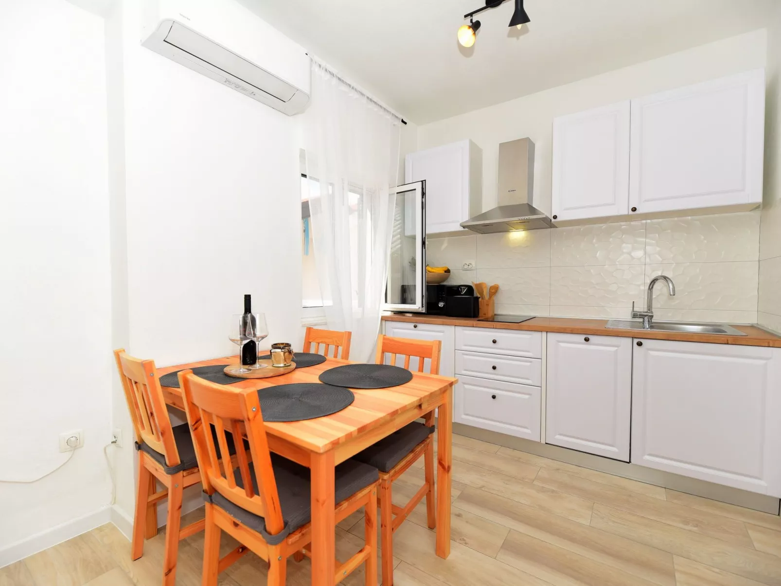 Wohnung mit Garage-Binnen