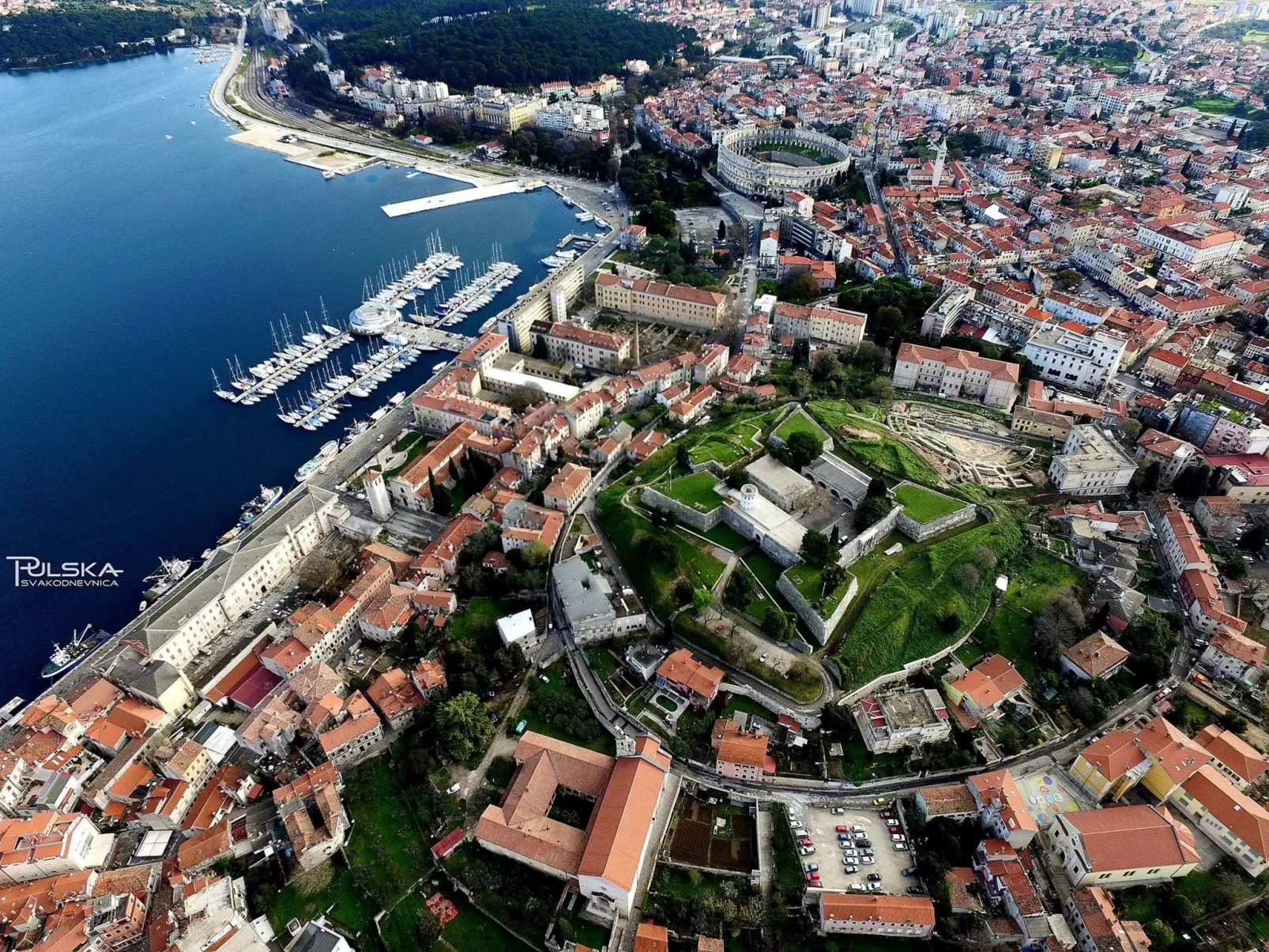 Für 4 Personen  + 1 Kind ca. 95 m&sup2; in Pula, Istrien (Pula und Umgebung)-Buiten