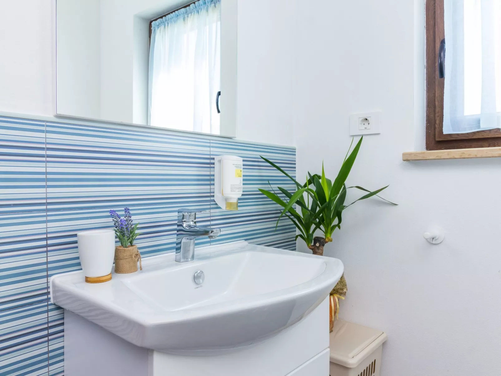 Beeindruckende Luxusvilla mit beheiztem Privatpool-Binnen