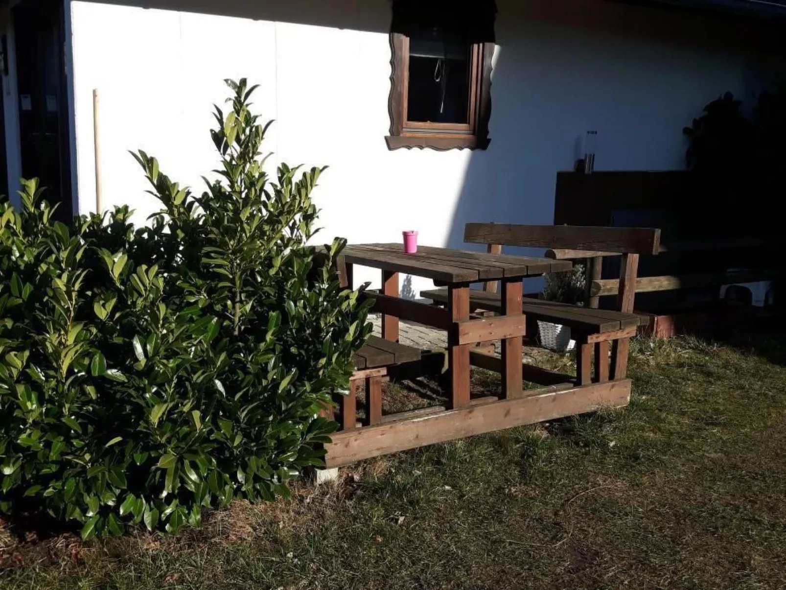 Haus Rotkäppchen-Buiten