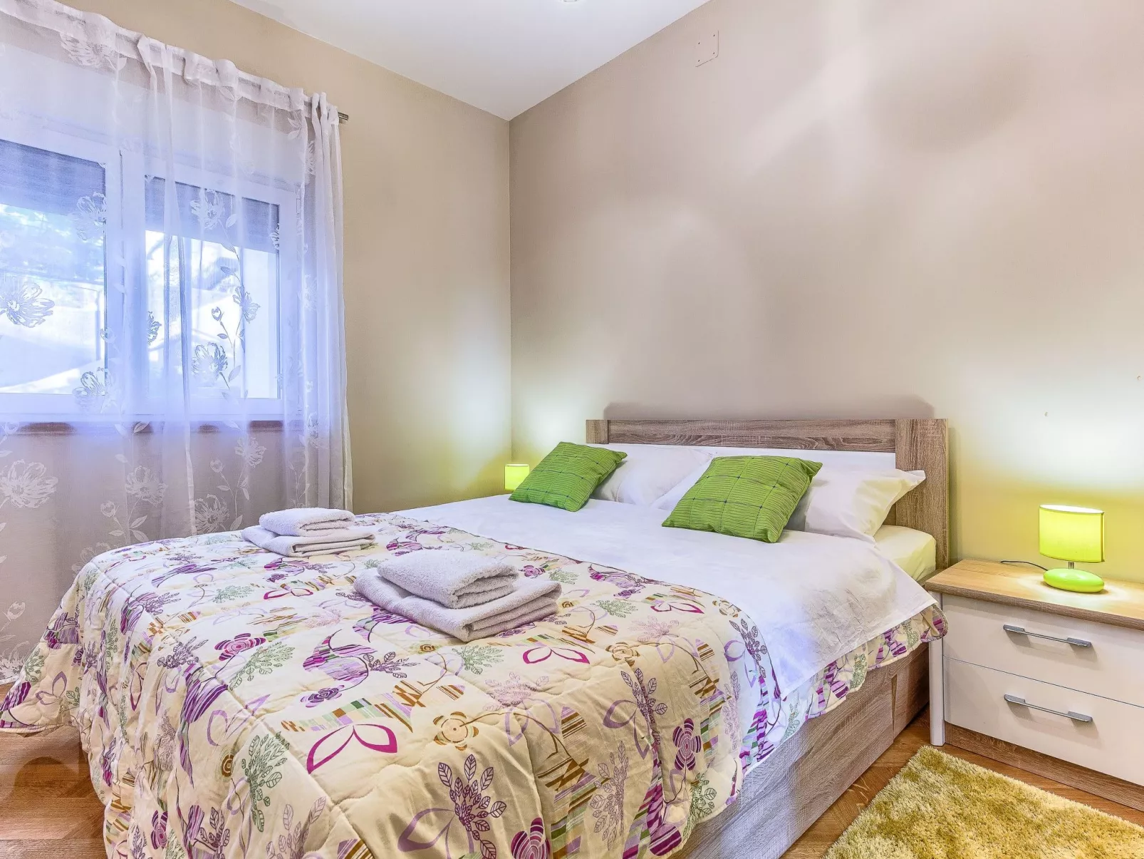 "Villa Rock" mit Blick auf das Wasser-Binnen