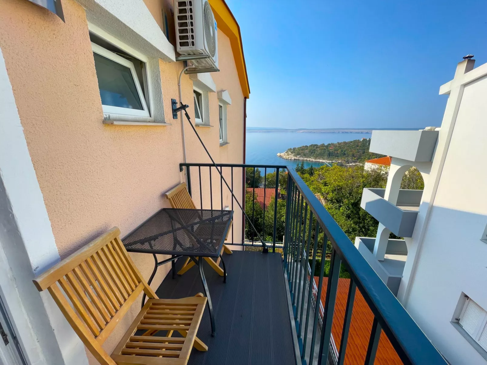 Studio-Apartment mit Meerblick-Buiten