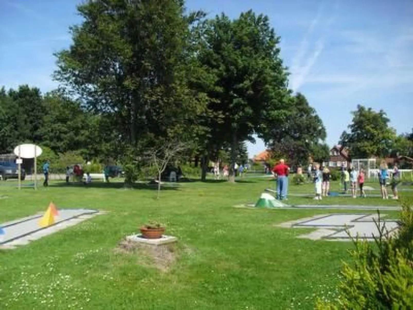 Geräumige Ferienwohnung mit Garten und Grill-Buiten