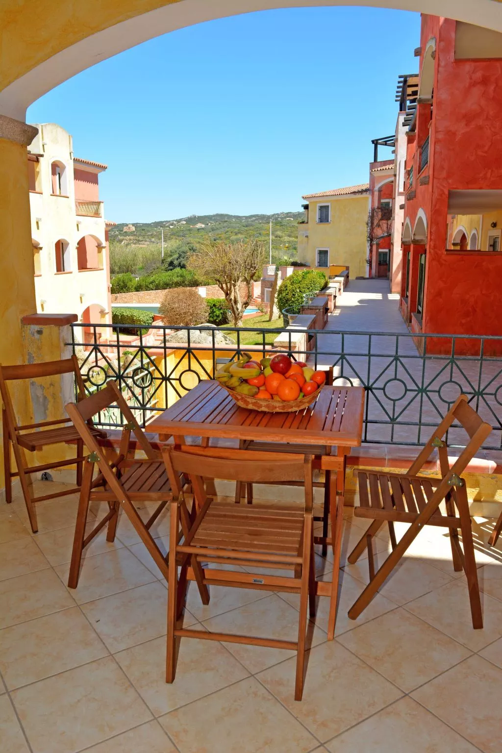 Schöne Wohnung in Residence mit Pool-Buiten