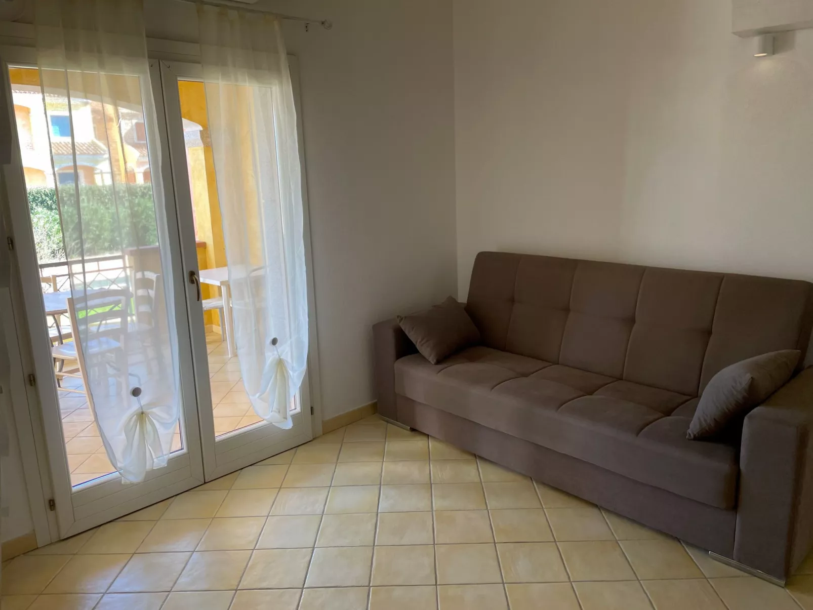 Schöne Wohnung mit Blick auf den Pool-Binnen