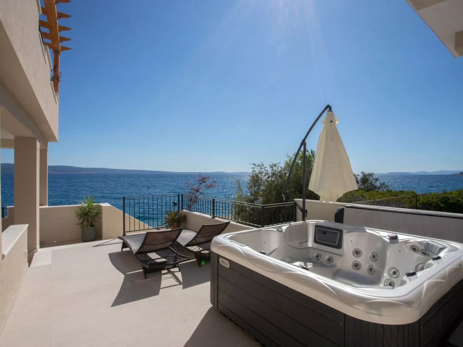 Für 12 Personen ca. 180 m&sup2; in Jesenice, Dalmatien (Gespanschaft Split-Dalm-Buiten