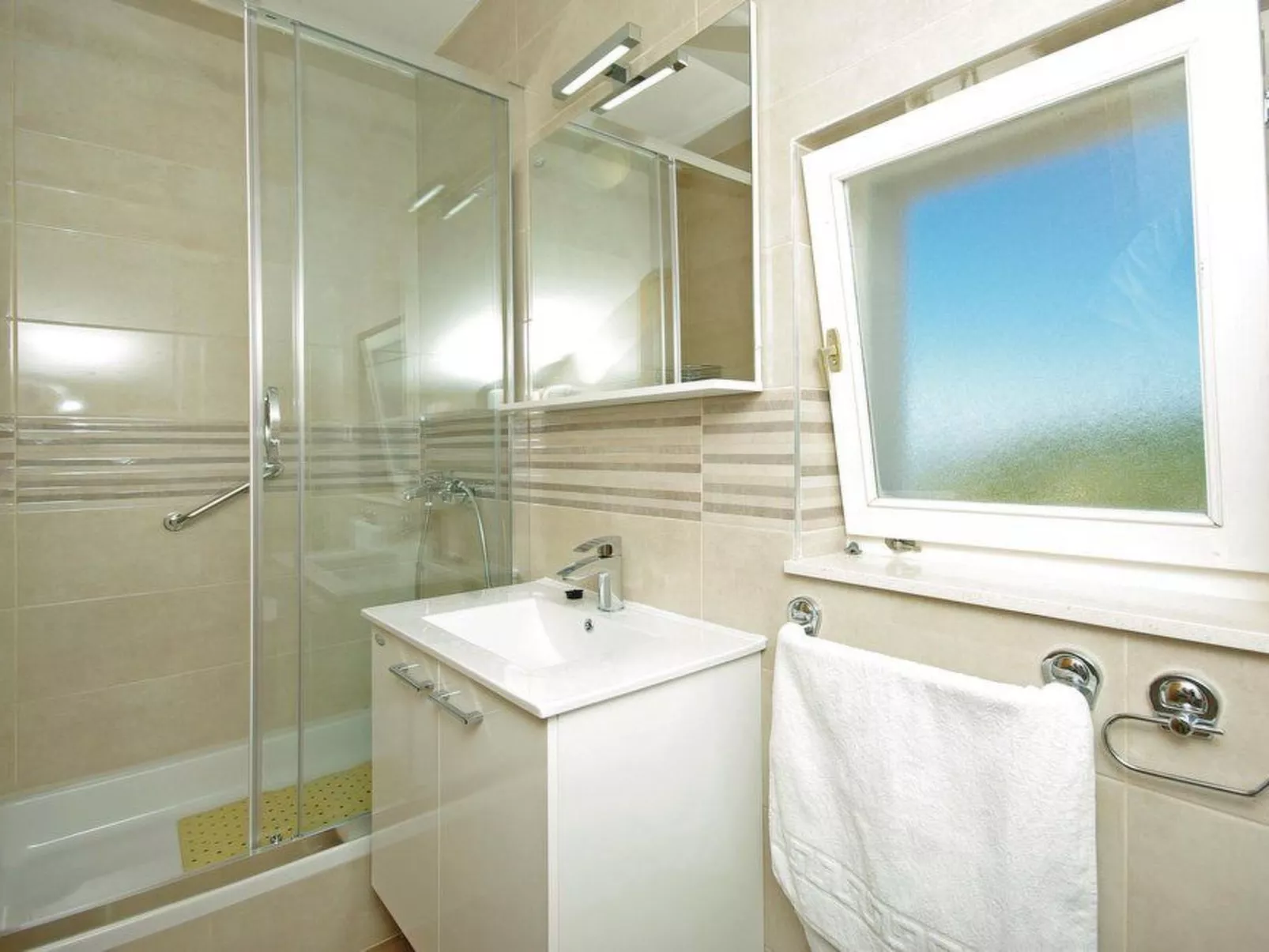 Mit Blick auf das Wasser-Binnen