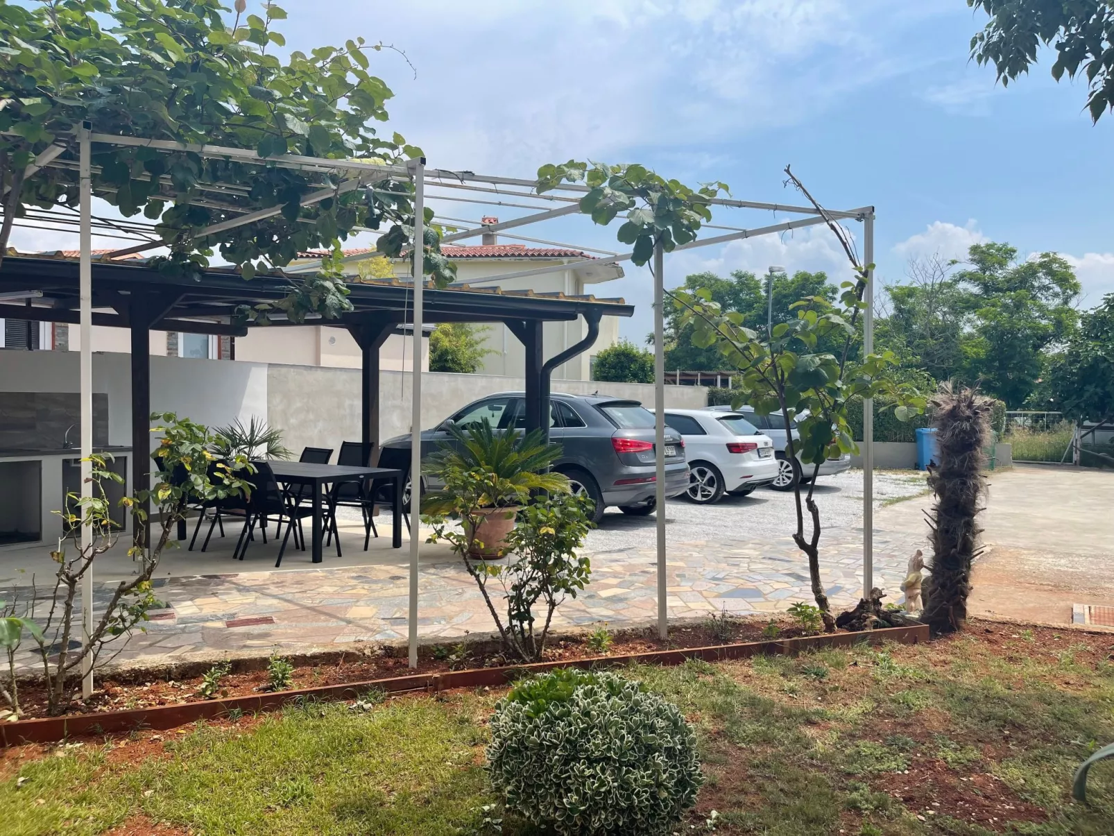 Appartement in Fažana mit Garten und Grill-Buiten