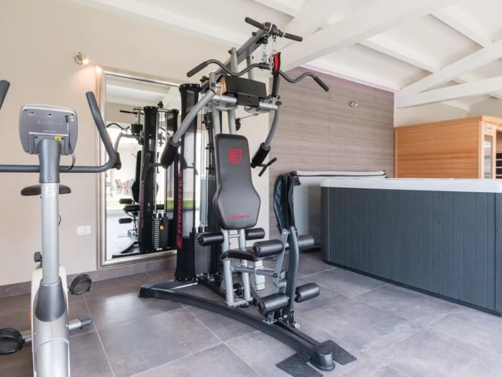 'Villa Oliva' mit privatem Pool-Binnen